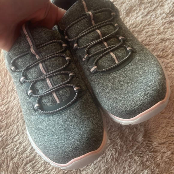 🔥4/$20 ATHLETIC WORKS Womens Bungee Slip On Sneaker - size 6 - Picture 6 of 13